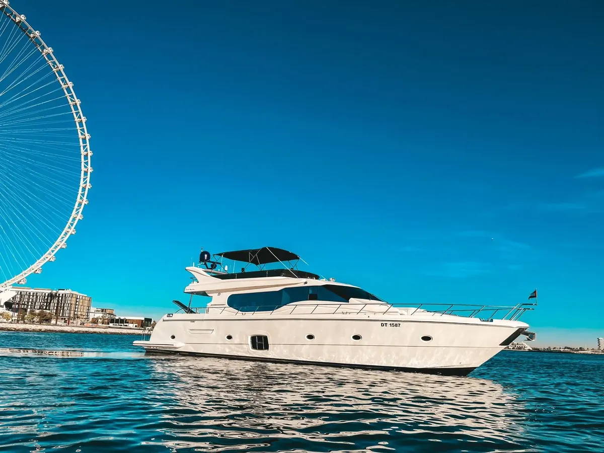 82FT LUXURY PREMIUM YACHT